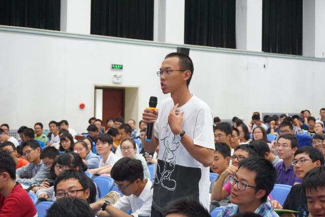 同学现场提问 同学现场提问