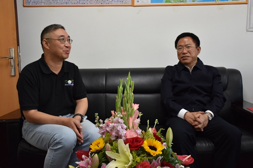 甘肃省委组织部长李元平看望慰问西北研究院康世昌研究员