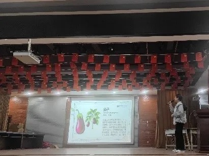 图片8 讲解员现场讲解.jpeg