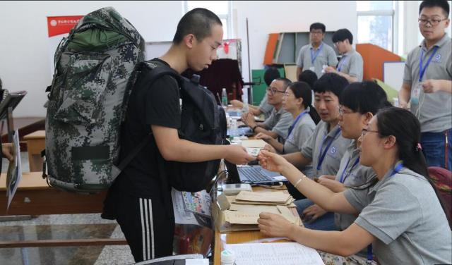 来自第三军医大学的联合培养生到校报到
