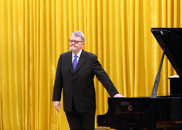 美国茱莉亚音乐学院教授 Matti Raekallio 演奏贝多芬第26号钢琴奏鸣曲(告别)  
