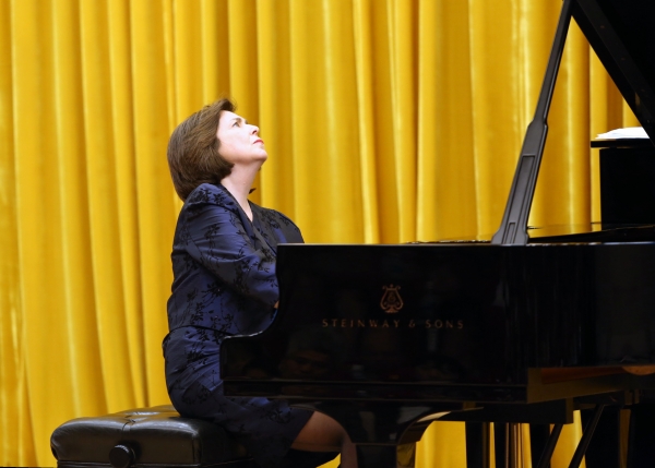 Nancy Weems演奏由Ferruccio Busoni改编的d小调恰空舞曲（选自巴赫小提琴组曲第二号）