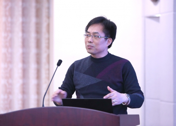 李明研究员汇报物理学科国际评估工作  杨天鹏 摄
