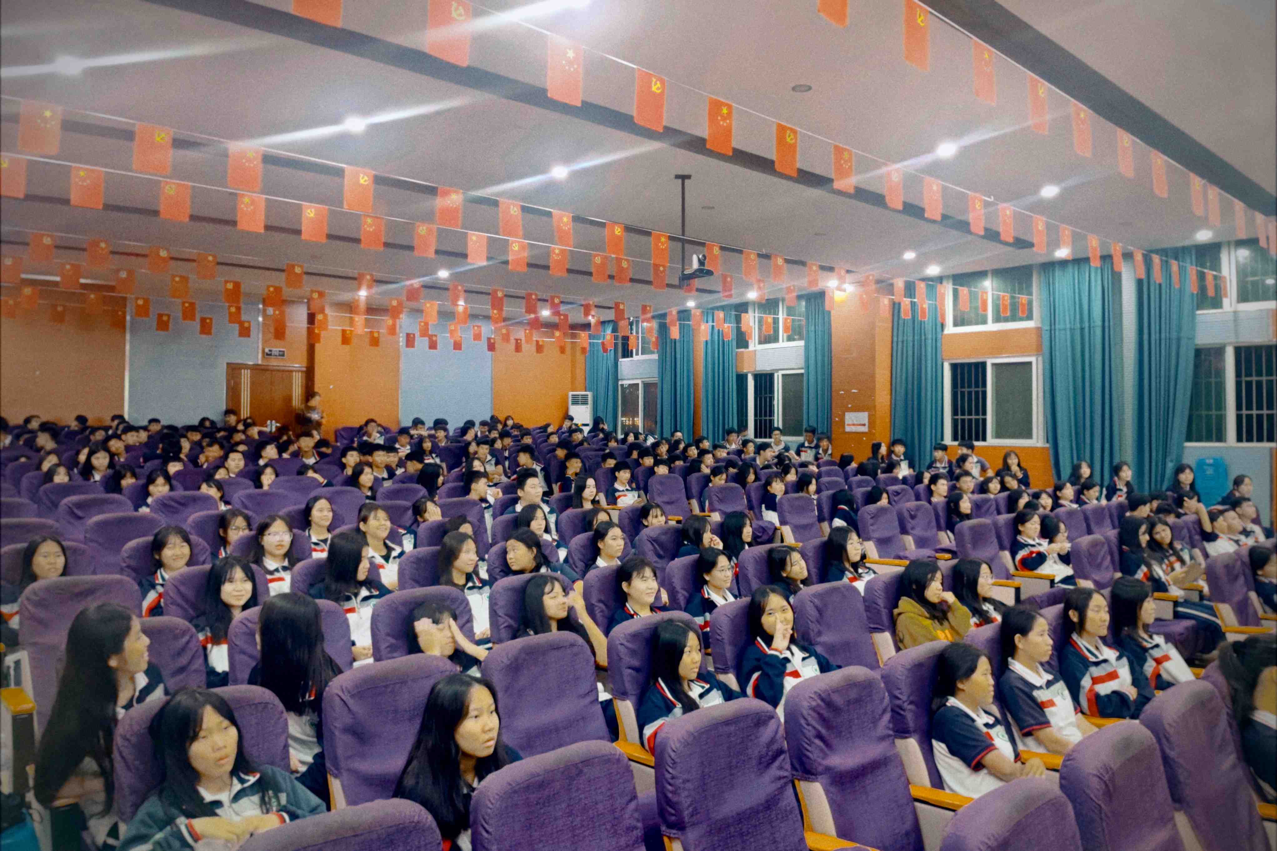 图片1 讲座现场1.jpg