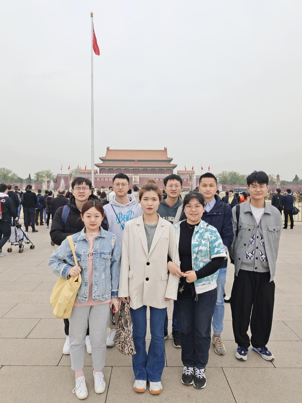 1202班参观人民纪念碑 2
