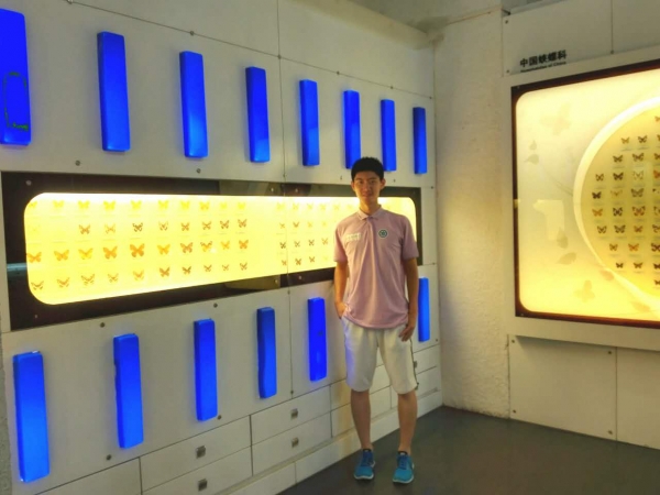 (石嵩 北京师范大学第二附属中学)
